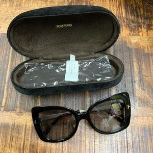 COPY - Tom Ford Gianna-02 Butterfly Sunglasses w/…